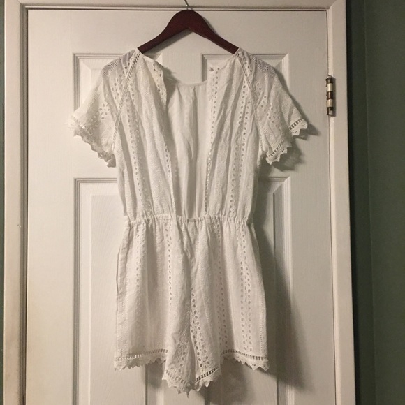 J.O.A. White Eyelet Romper Size Small - Picture 6 of 15